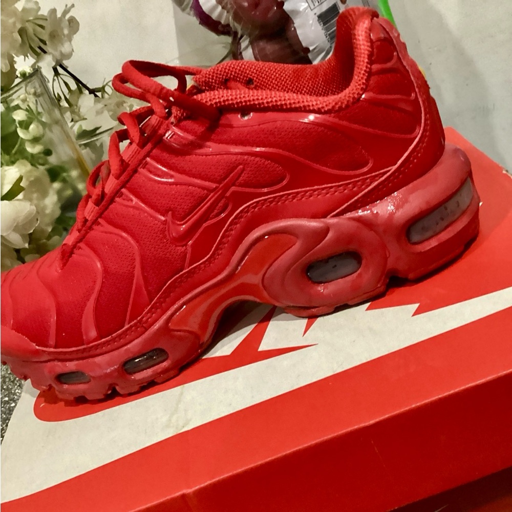 NIKE RED KID SHOES
